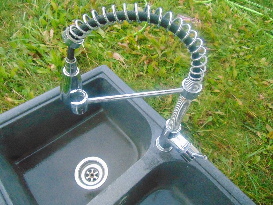 zlewozmywak granitowy dwukomorowy z baterią