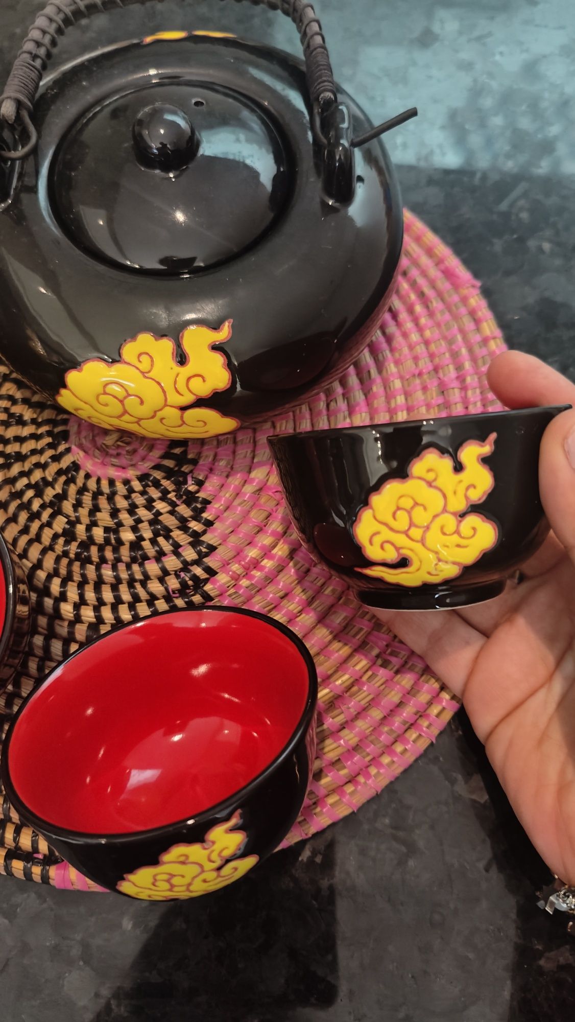 Conjunto bule e quatro taças de chá