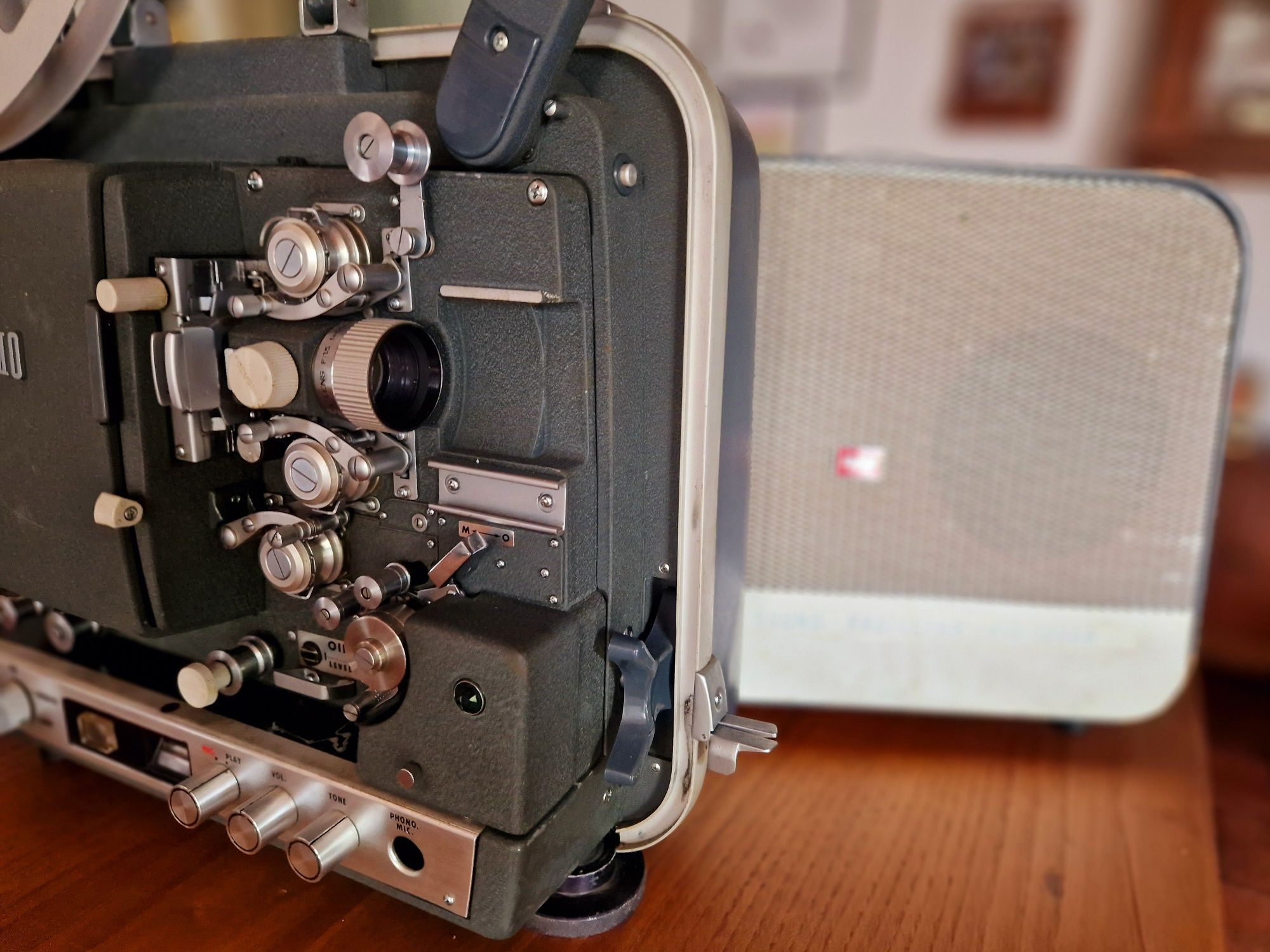 Projector cinema 16mm