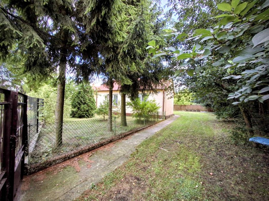 Sprzedam  dom, nieruchomość, działkę 9400m2