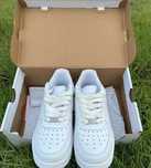 Damskie buty sportowe Nike Air Force 1 Low '07 (białe)  r.43