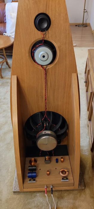 Kolumny open baffle odgrody scan speak, acoustic elegance