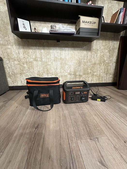 Портативна зарядна станція Jackery Explorer 500