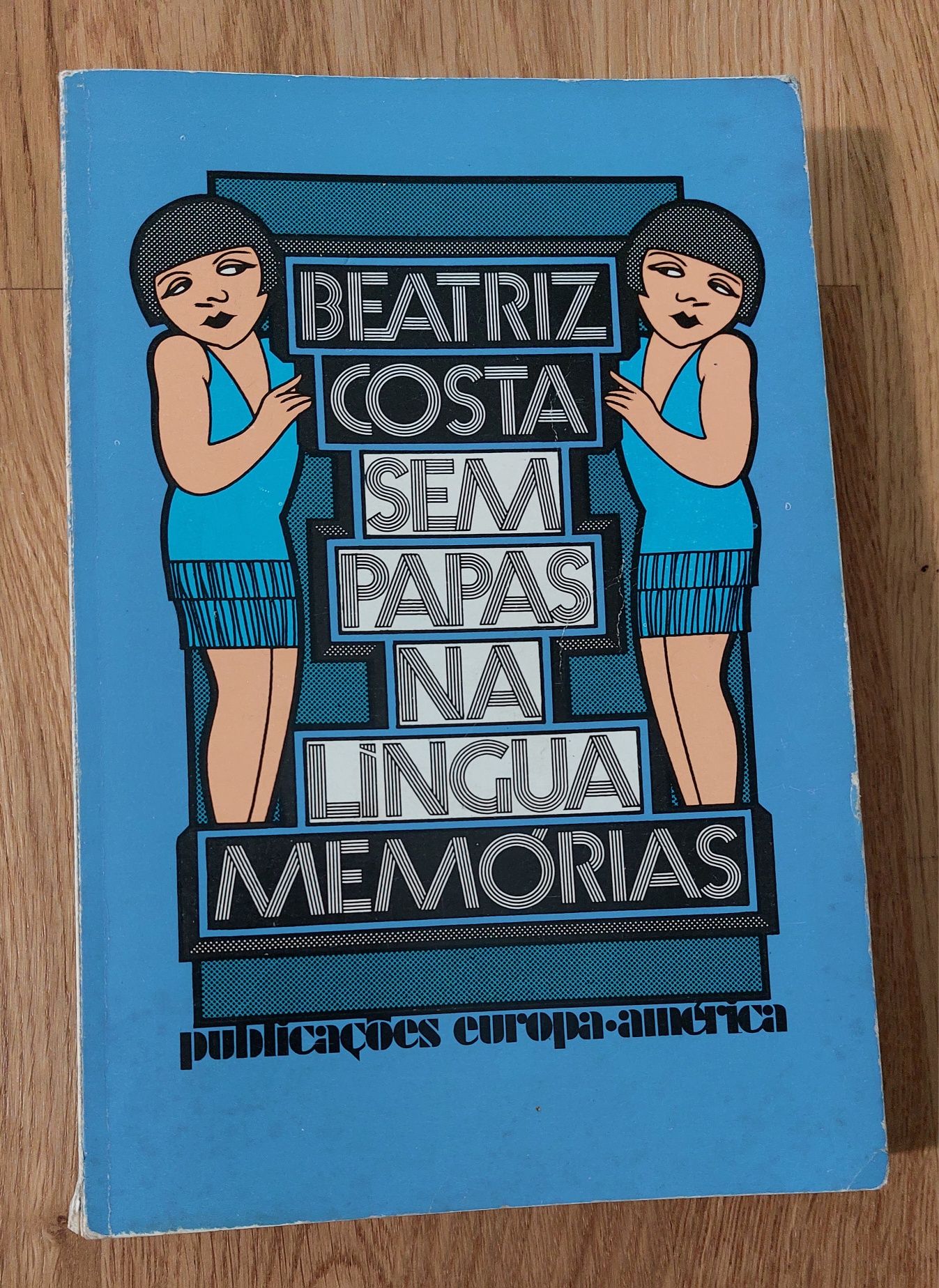 Livro de Beatriz Costa