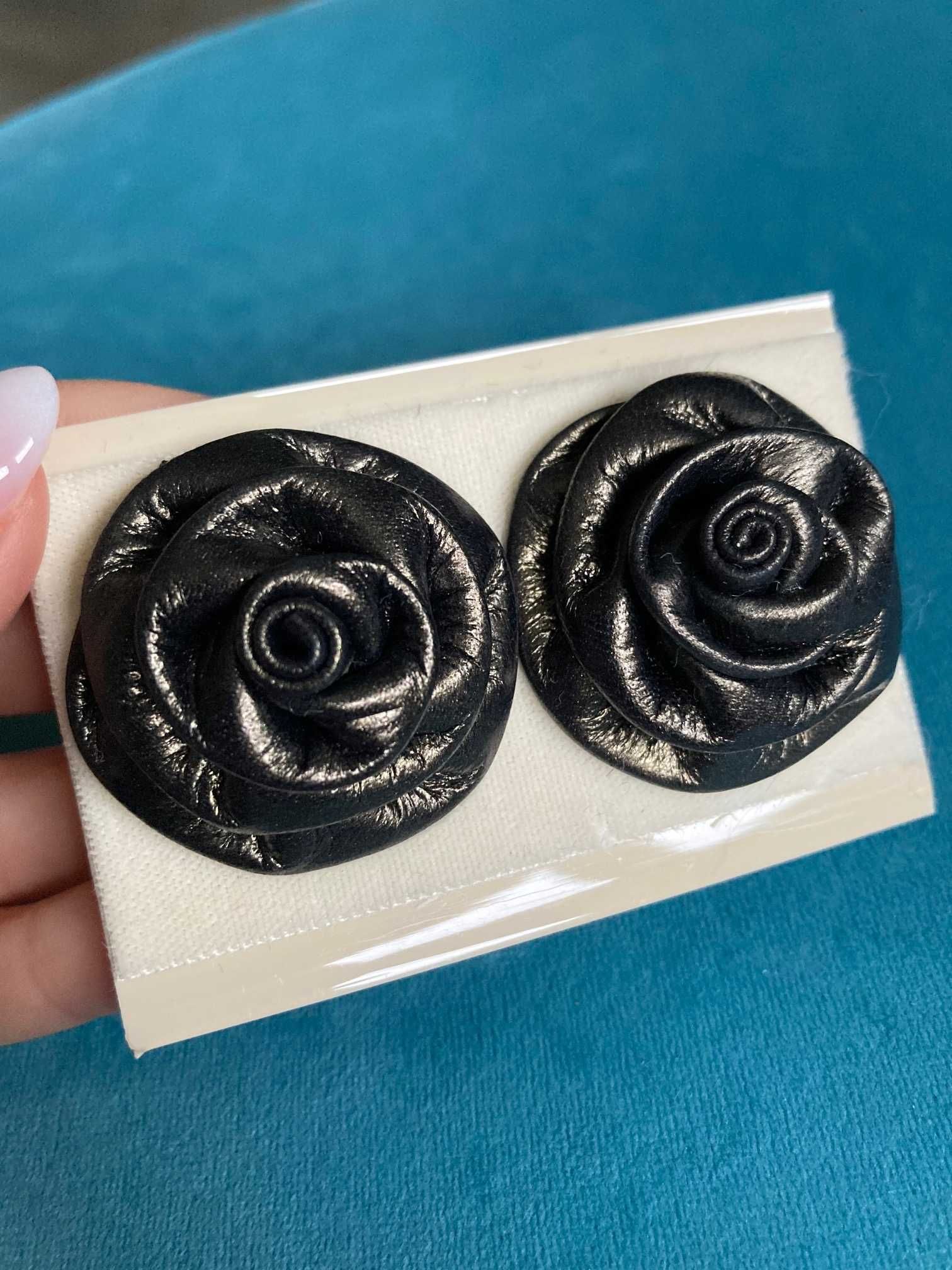 Nowe czarne klipsy do butów róże vintage kwiaty USA skóra