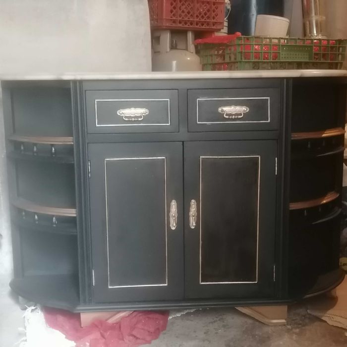 Movel restaurado muito bonito para entrada.