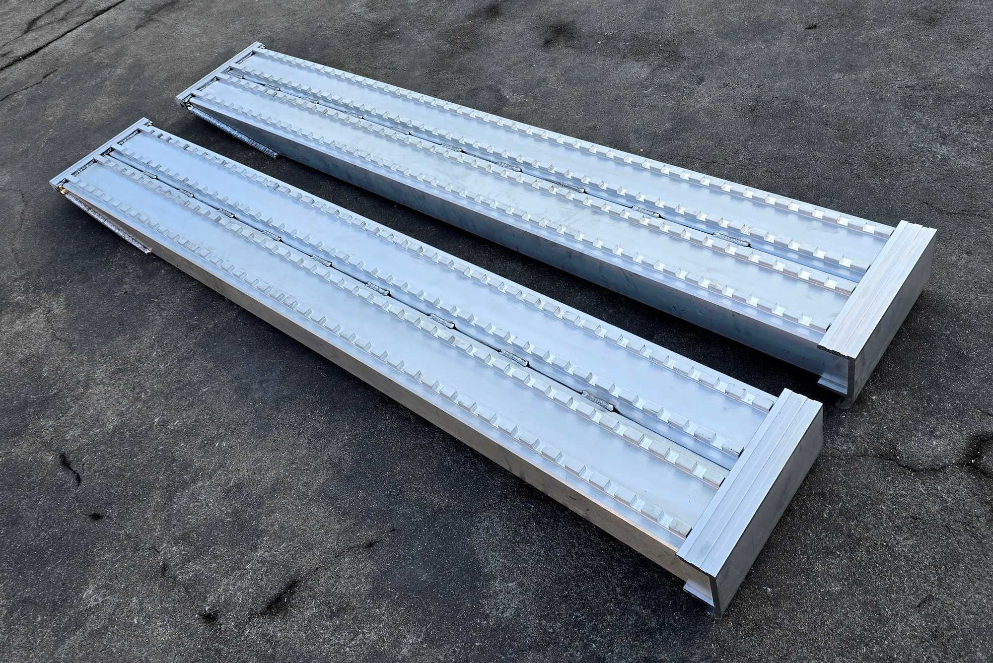 Najazdy aluminiowe PROFESSIONAL 2800x300x120mm mocowanie dolne 9,6 t.