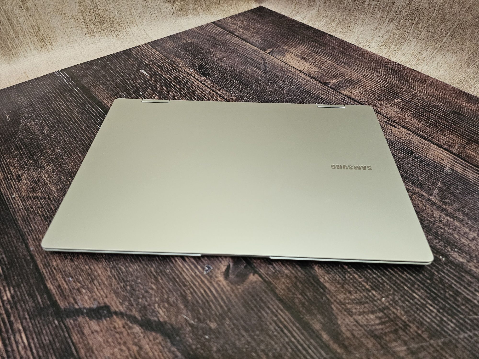 Samsung GalaxyBook Pro 360 (i5-1135G7/8Gb/Xe G7 80Eu/SSD 256Gb/AMOLED)