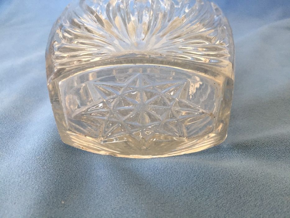 Szklany wazon szkło prasowane