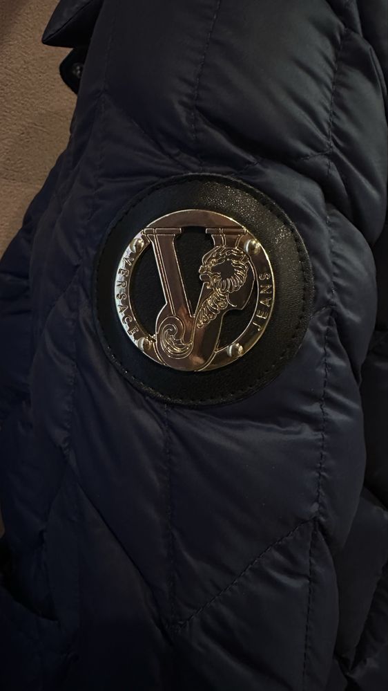 Versace jeans Італія  оригінал р.S тонкий пуховик пухове пальто