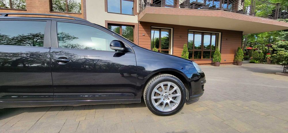 Продам Гольфа універсал 2008 року. Газ бензин. Мотор 1,6. 102 к.с.