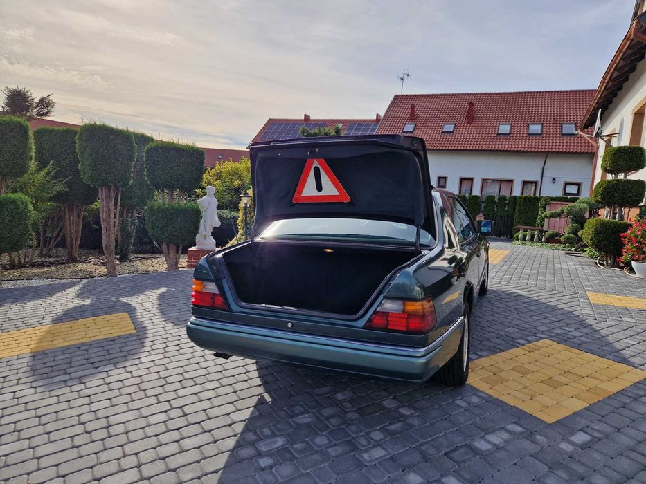 Piękny Mercedes W124 300CE