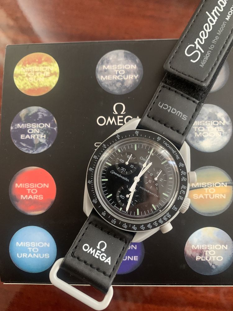 Omega swatch, культова колаборація.