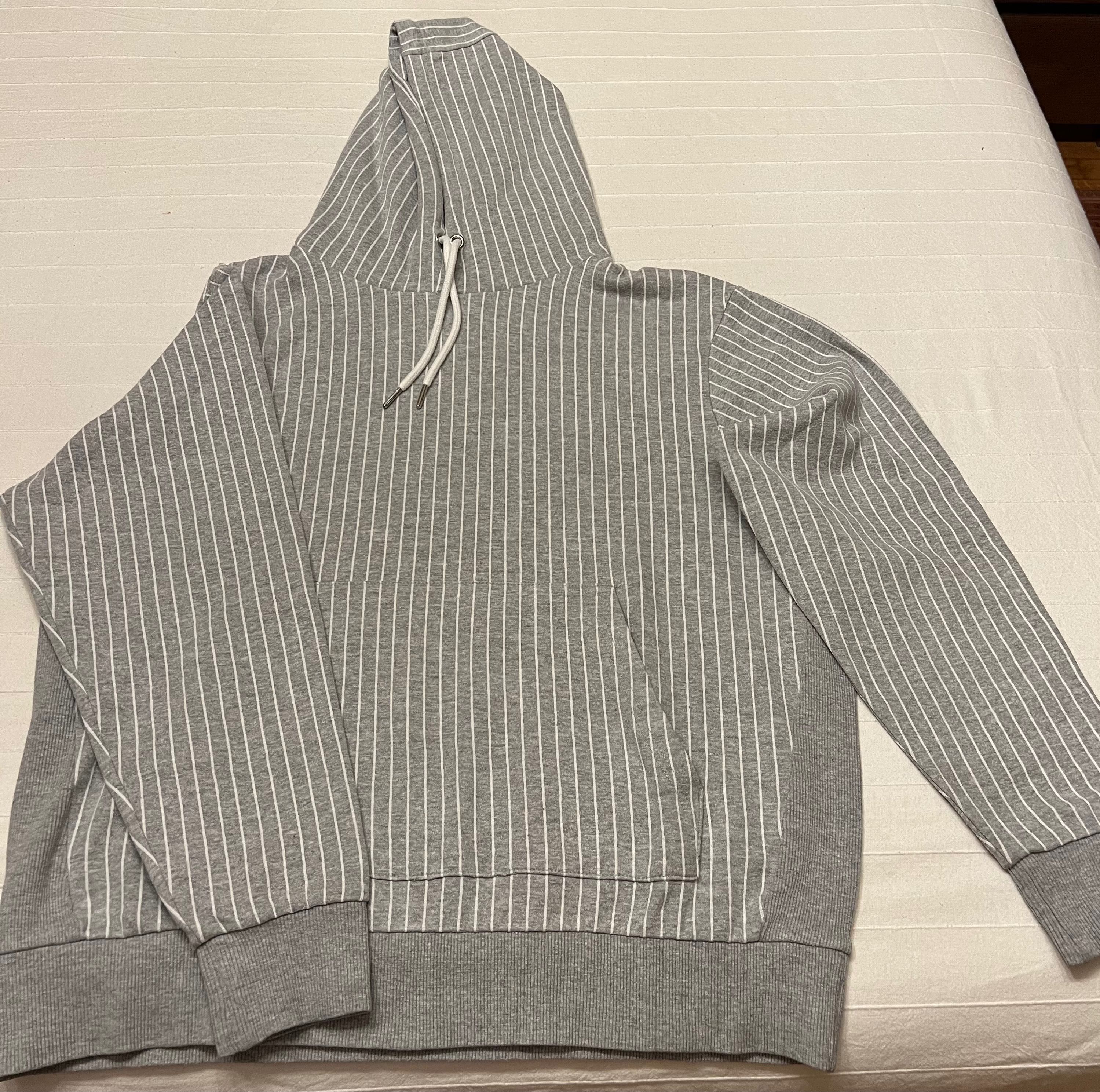 Sweatshirt  com carapuço de homem