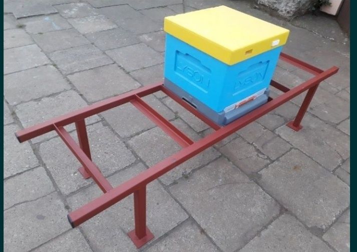 Stojaki na ule do pasieki