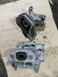 Кронштейн подушка двигуна лапа Nissan Juke F15 1.2DIG-T 112846249R