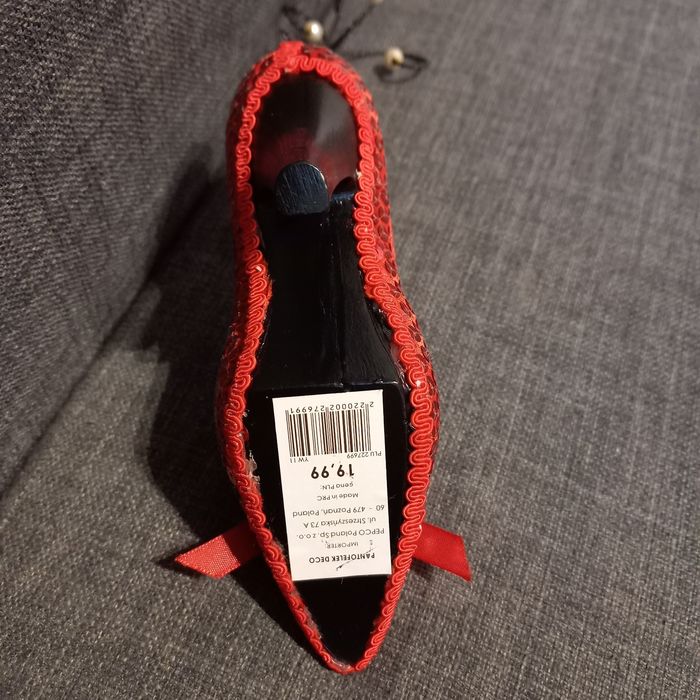 Stojak na biżuterię, wieża na biżuterię