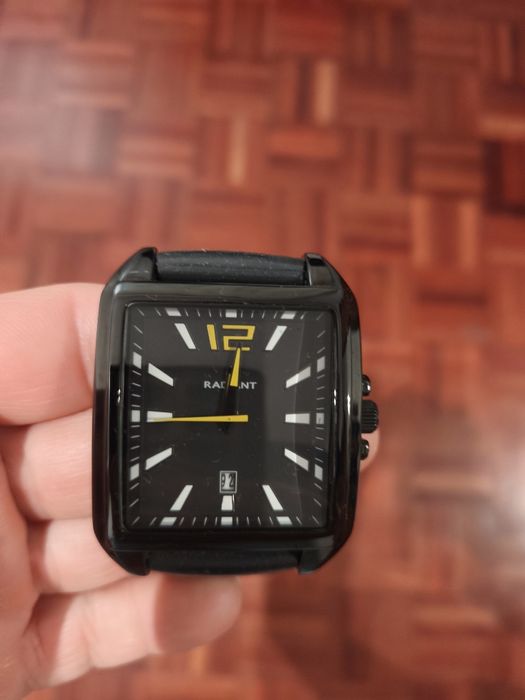 Relógio clássico Radiant