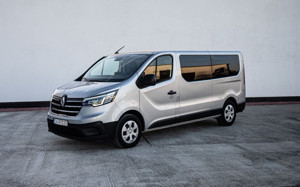 Wynajem wypożycz BUS 9-osobowy kat.B. Renault Trafic Automat Wrocław