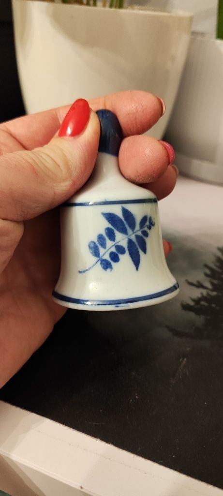 Dzwonek porcelanowy wiatrak