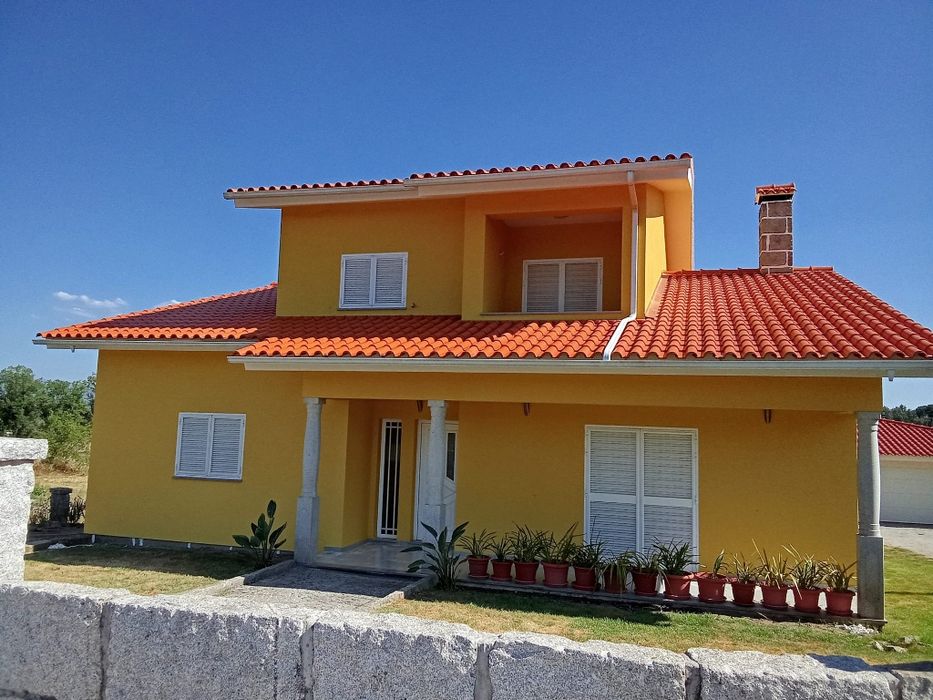 Pinturas e remodelações e todos os tipos de construções que precisar .