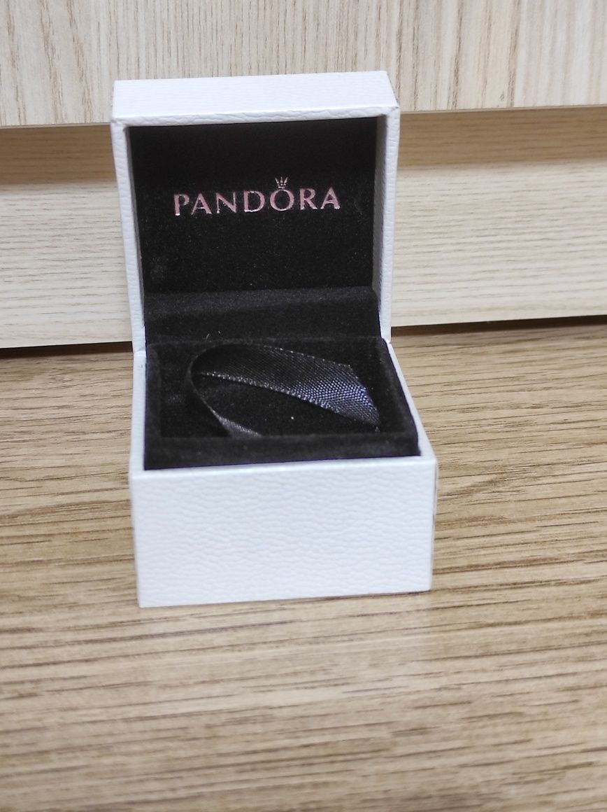 НОВА!!! Подарочная Упаковка Pandora на кольцо шарм сережки каблучку