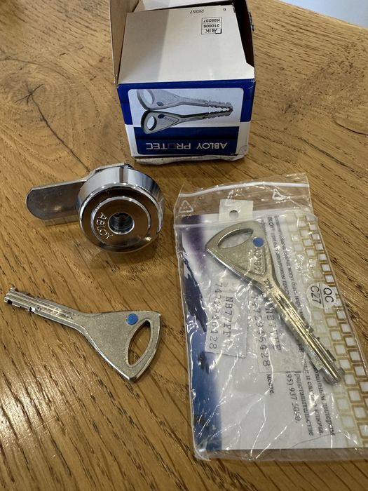 Замок Abloy для обладнання або сейфу