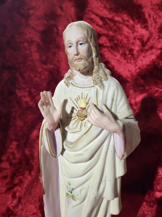 Pan Jezus biskwitowa figurka