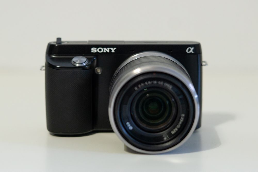 Câmera Mirrorless Sony Nex F3 ou Nex-F3 16 MP