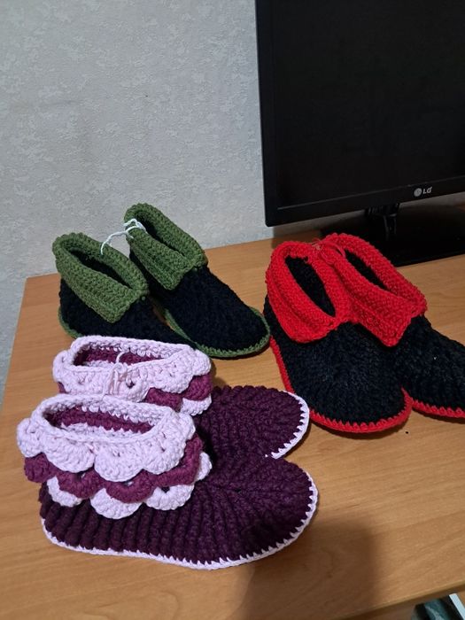 В'язані кімнатні тапочки