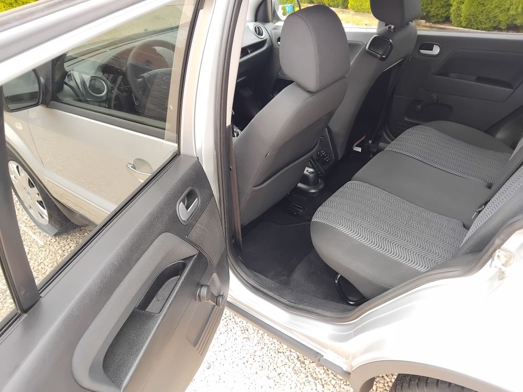 Ładny FORD FUSION PLUS*2011rok*1.6TDCI 90KM*Bez RDZY*KLIMA(sprawna)