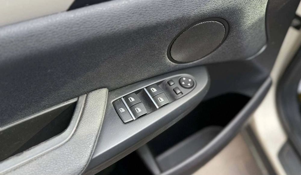 Продам бмв х3. 2 бензин.