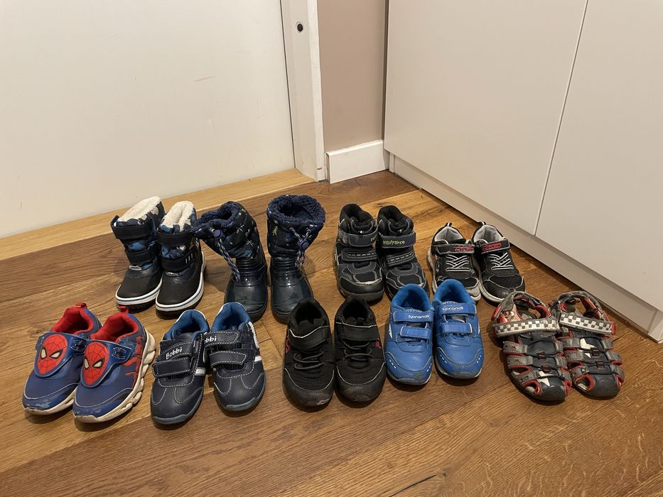 Buty dzieciece w rozmiarze 25-26