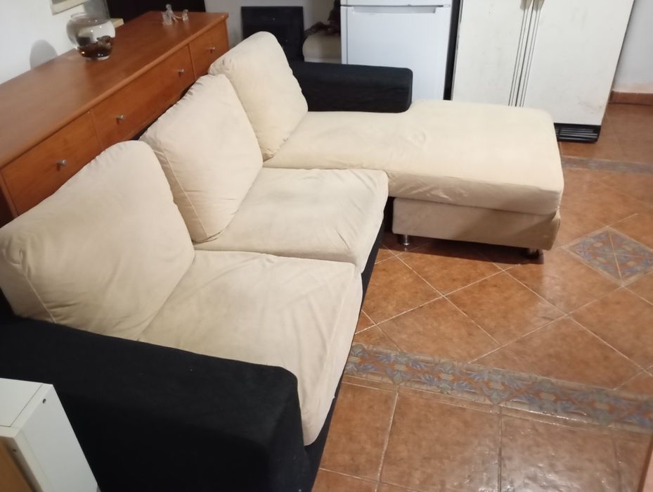 Sofá com chaise longue