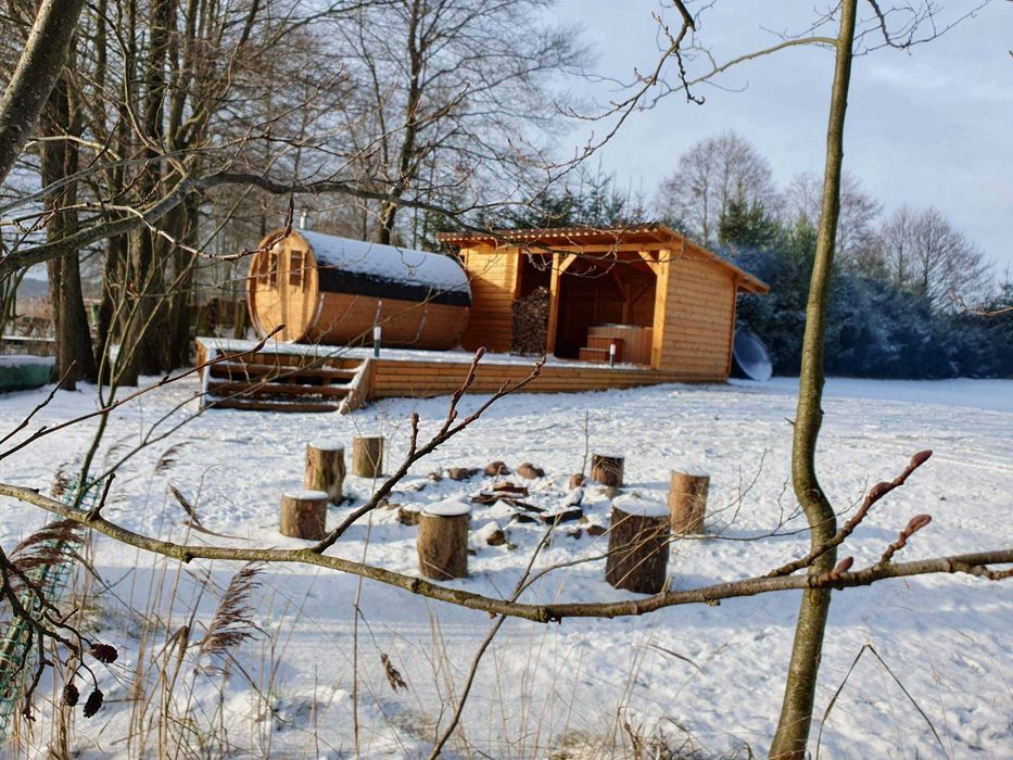 Sauna i balia nad jeziorem Gieret