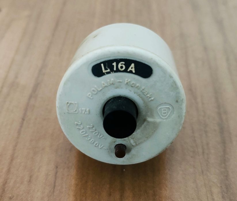 Bezpiecznik automatyczny wkręcany L16A