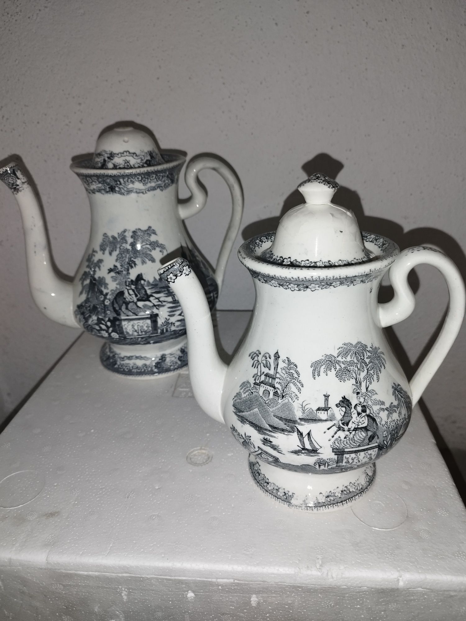 Cafeteiras/Bules da Fábrica de louça de Sacavém