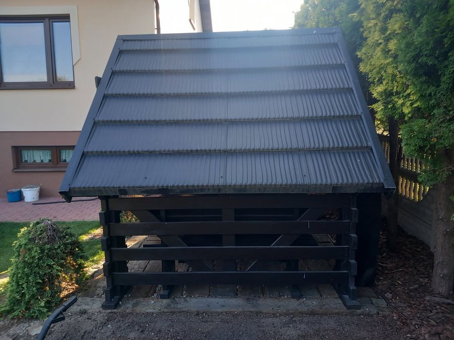 Altana ogrodowa z meblami – solidna, jak nowa! Meble ogrodowe