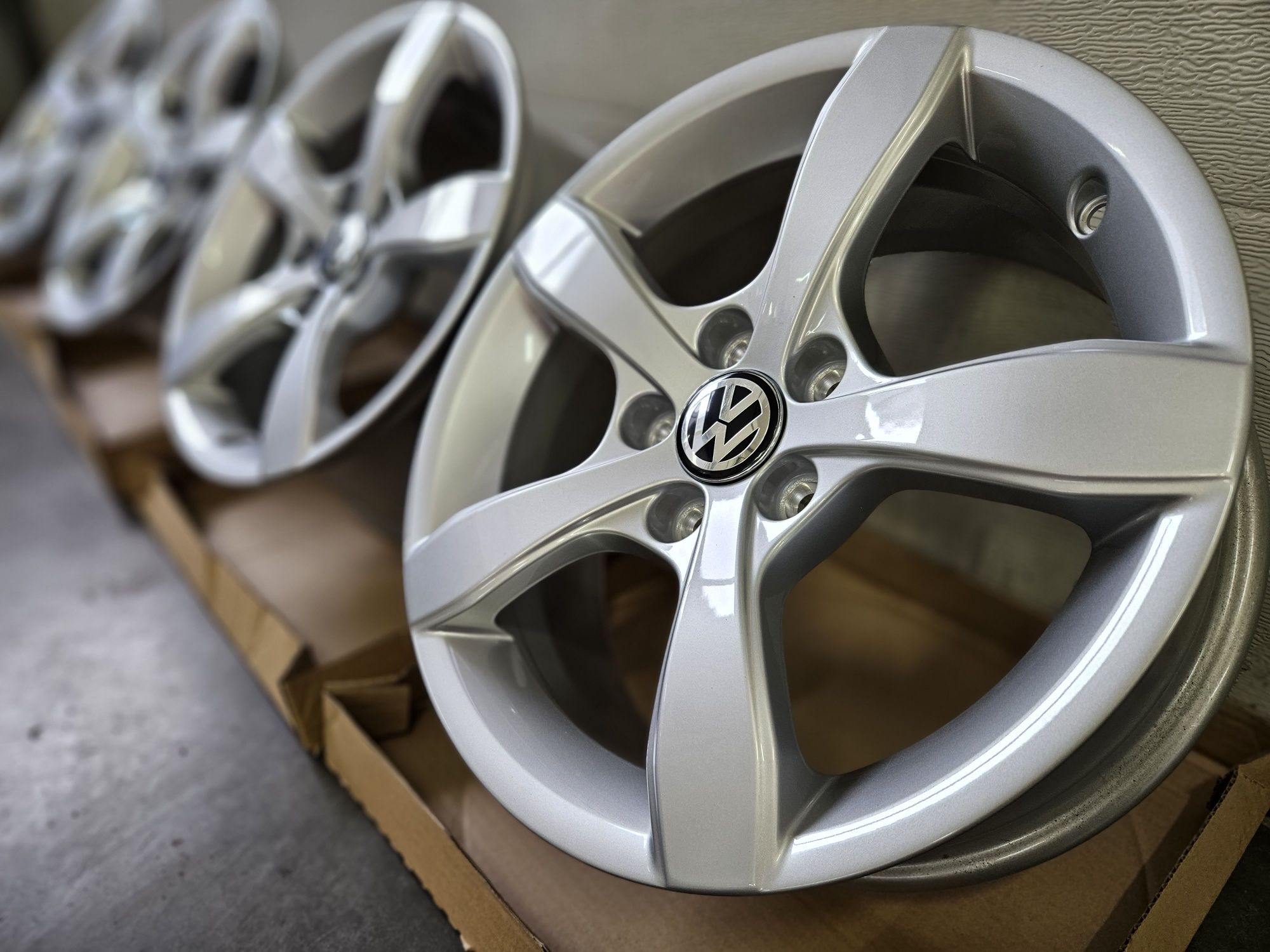 Volkswagen 15 " Nowe 5x100 Felgi Polo Golf New Beetle Bora Alufelgi VW