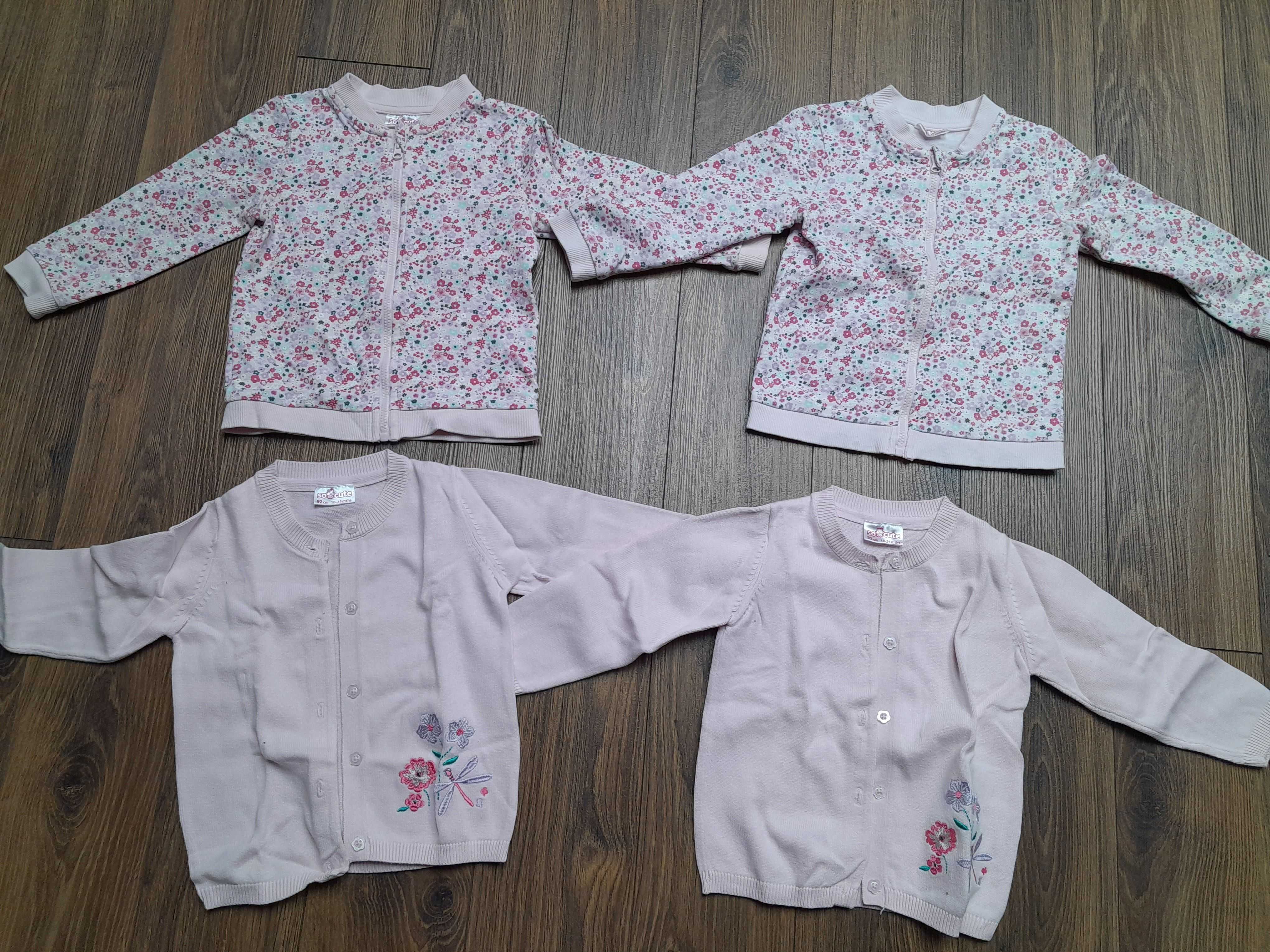 Bluzy zapinane i sweterki dla bliźniaczek w rozmiarze 92