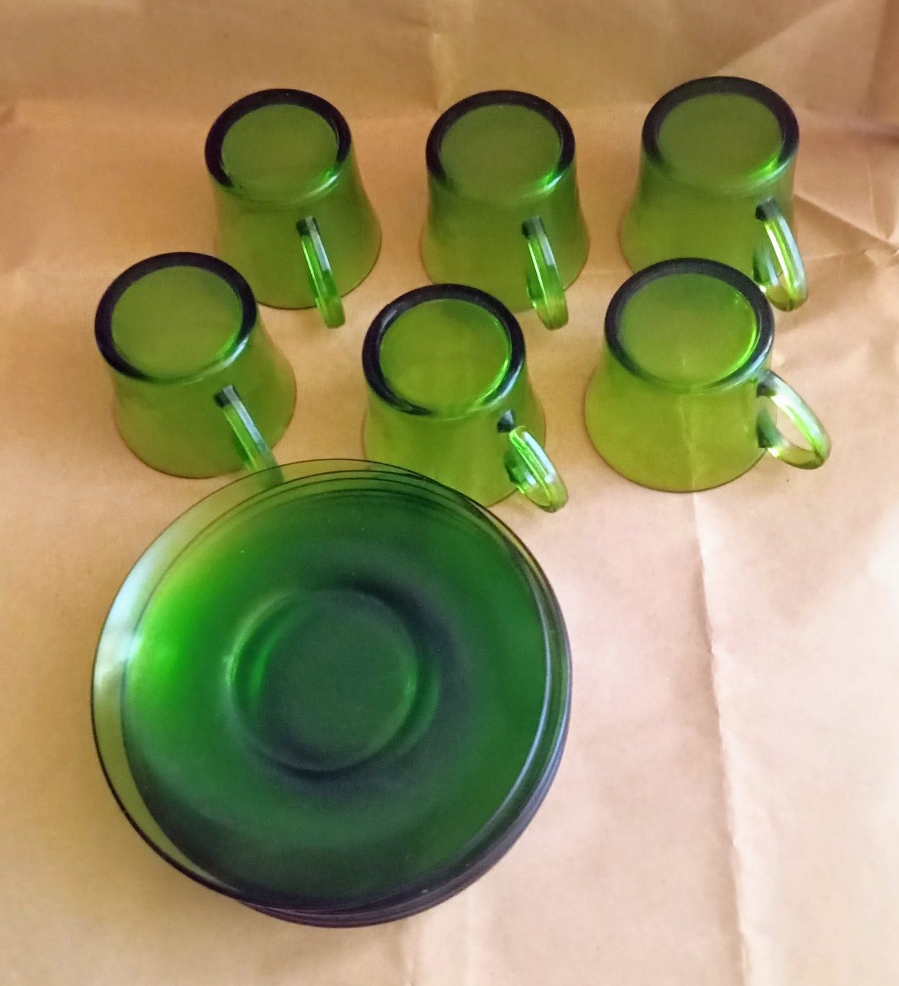 Loiças antigas .Tudo 25€, vendo conjuntos separados.