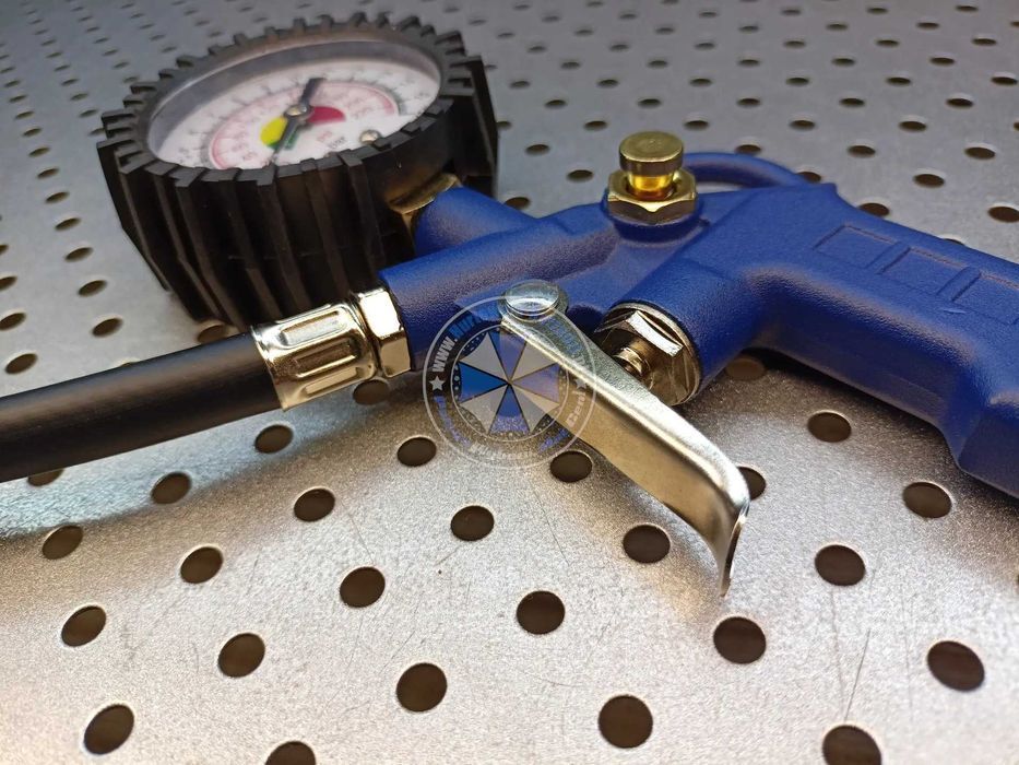 Pistolet z manometrem do pompowania  pistolet do pompowania kół