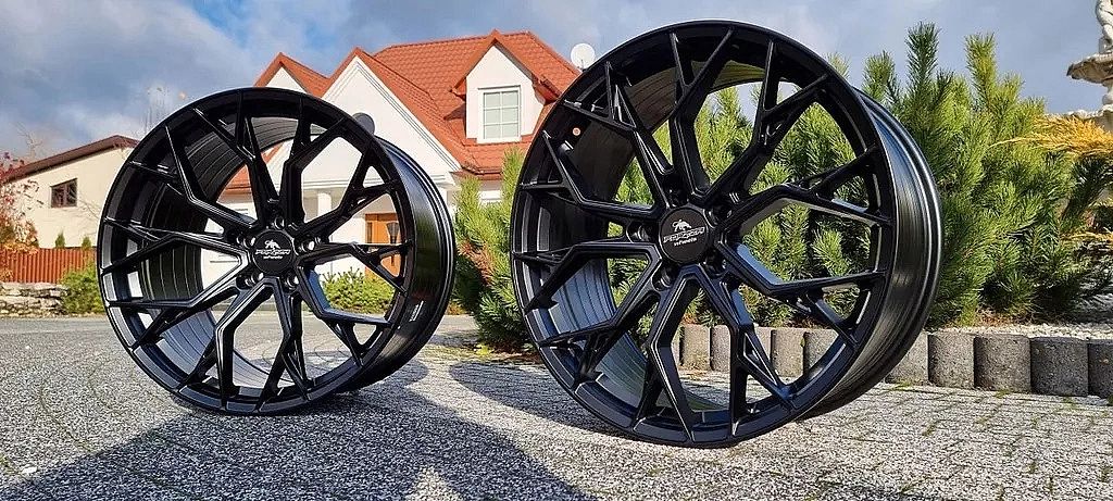 Felgi Forzza Titan do Audi A4 B8 B9 A5 A6/20 Cali