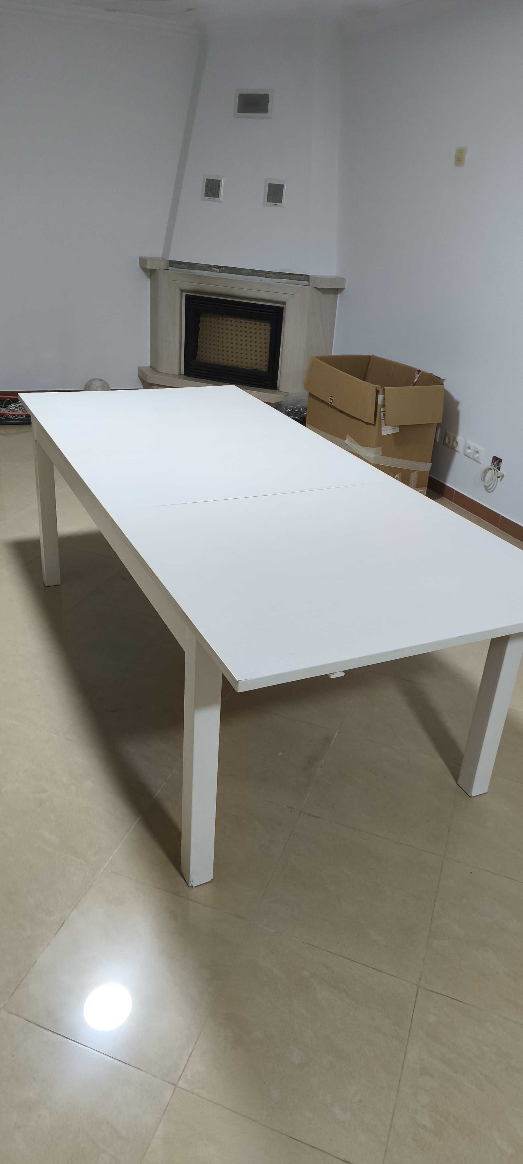 Mesa retangular de ótima qualidade