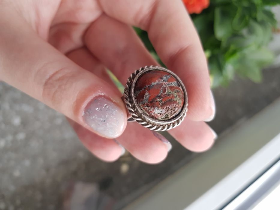Pierścionek jaspis metalowiec kamień naturalny