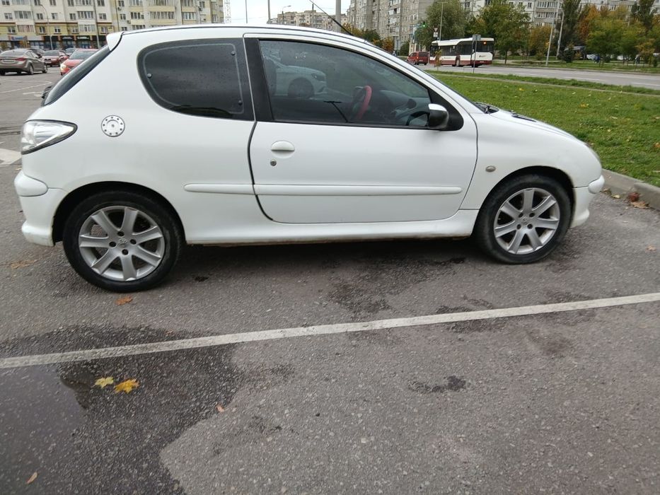 Peugeot 206 1.1 2004р