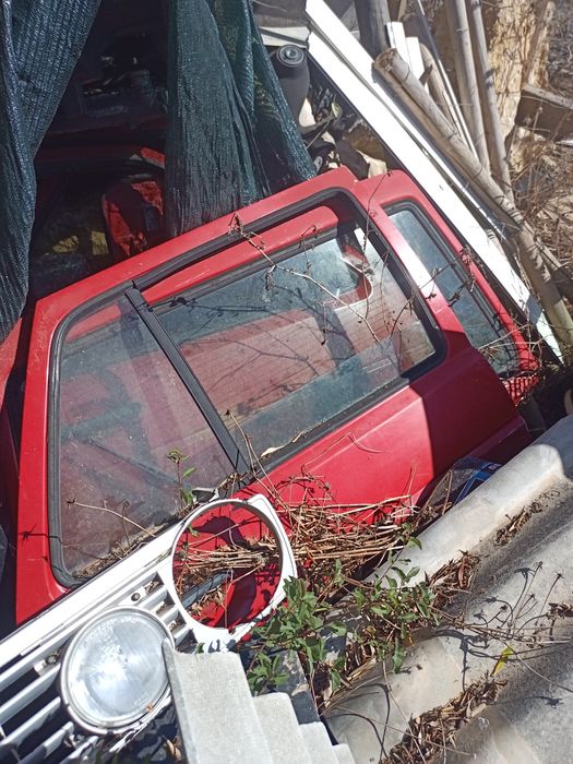 Vendo várias peças golfe 2 e vw vento tais como portas capos malas e e