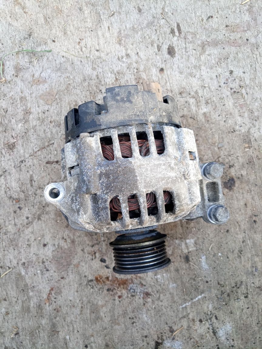 Alternator rozrusznik pompa wspomagania Renault RX4