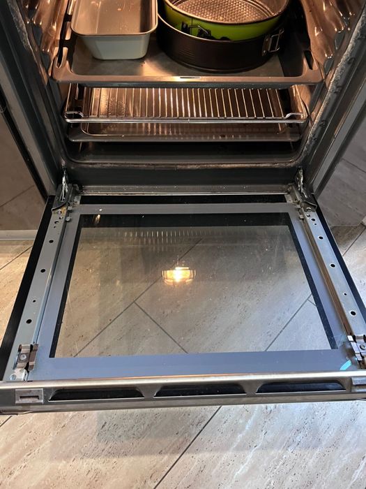 Духова шафа (електрична духовка) siemens