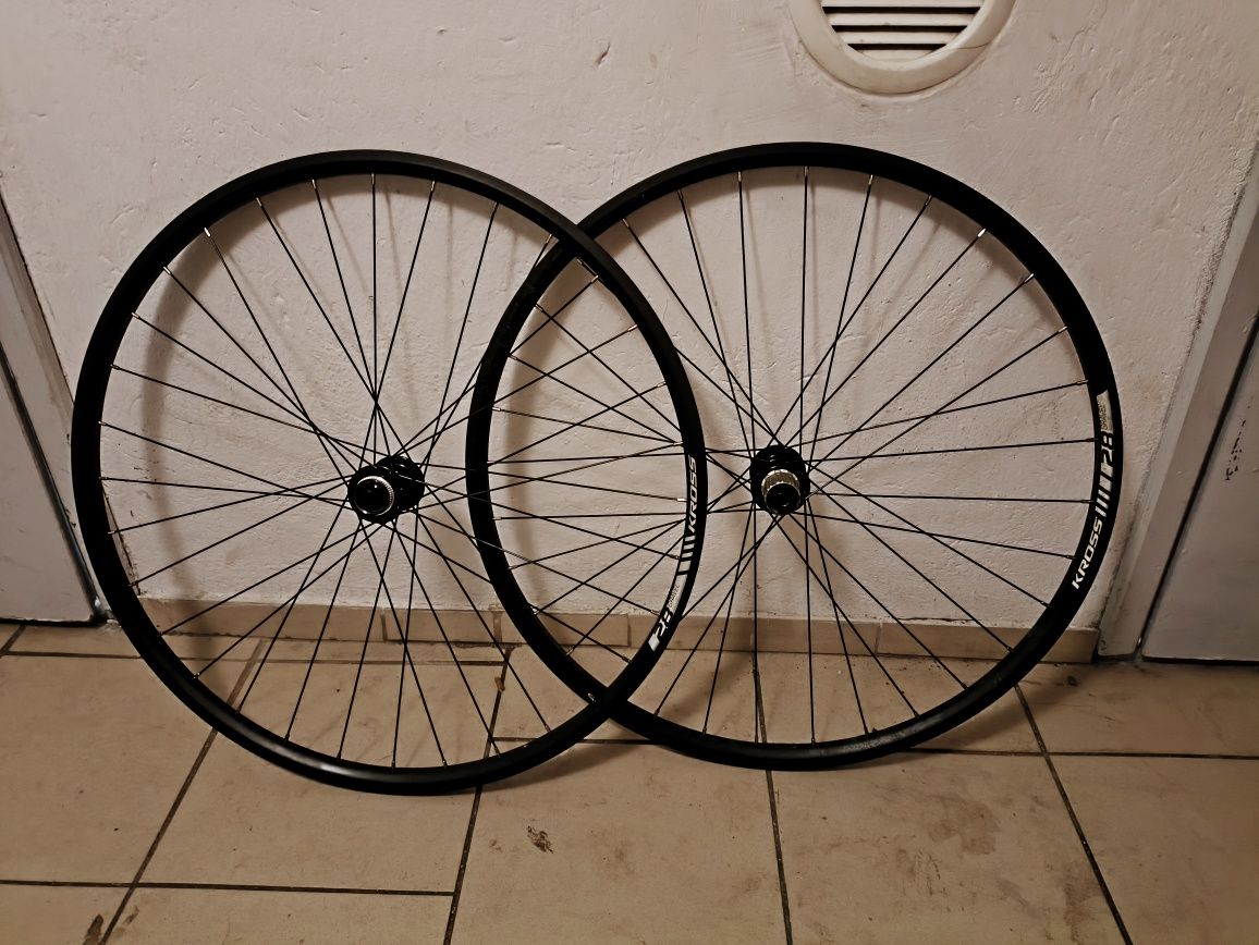 Koła rowerowe 28" sztywne osie gravel